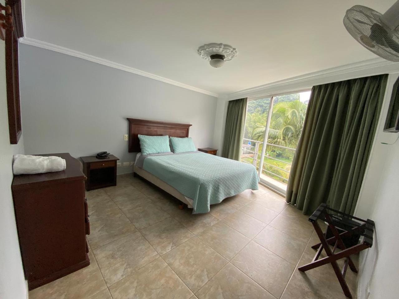 Juan De La Vega Hotel Ла Вега Екстериор снимка