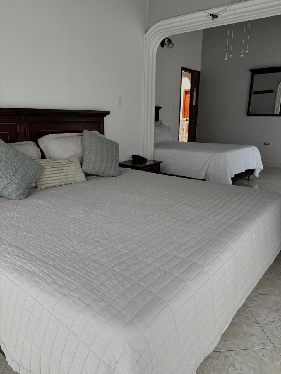 Juan De La Vega Hotel Ла Вега Стая снимка
